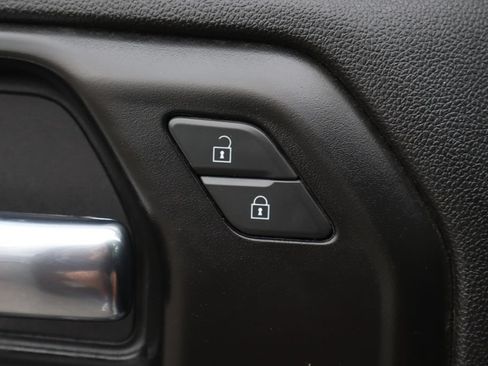 Used 2022 Chevrolet Silverado 1500 Custom RWD image 21
