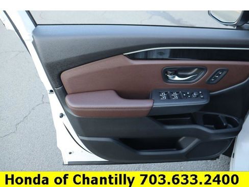 Used 2024 Honda Pilot Elite image 24