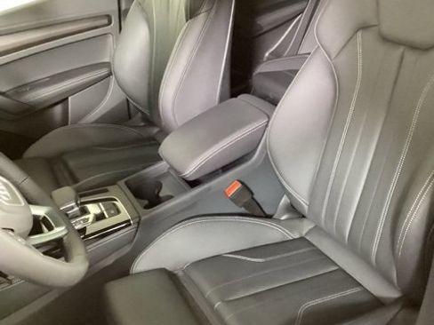 Used 2025 Audi Q5 2.0T Premium Plus w/ Premium Plus Package image 13