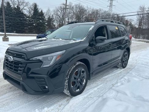 Used 2025 Subaru Ascent Bronze Edition w/ Onyx Package image 2