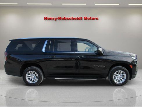 Used 2024 Chevrolet Suburban LT image 9