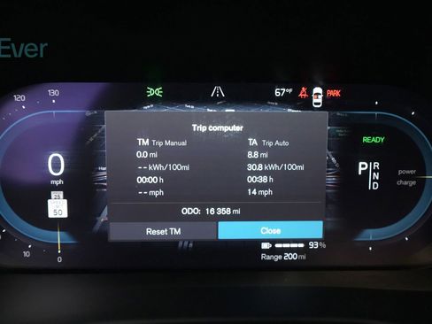 Used 2023 Volvo XC40 Recharge Ultimate w/ Protection Package Premier image 7