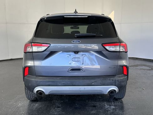 Used 2021 Ford Escape Titanium image 10