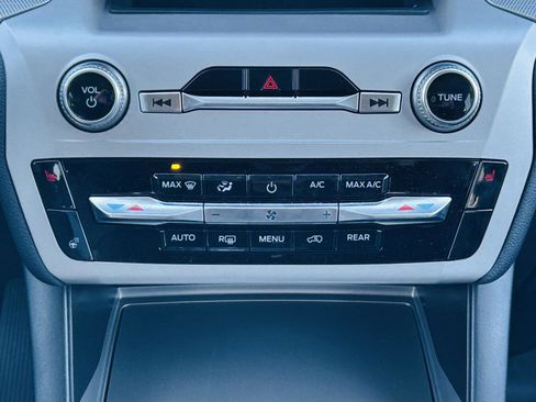 Used 2023 Ford Explorer XLT w/ Equipment Group 202A image 20