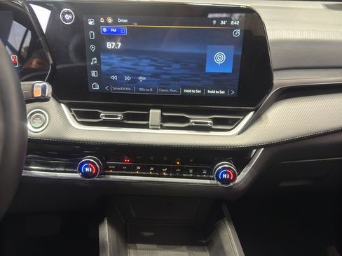 Used 2025 Chevrolet Equinox LT w/ Convenience Package II image 29