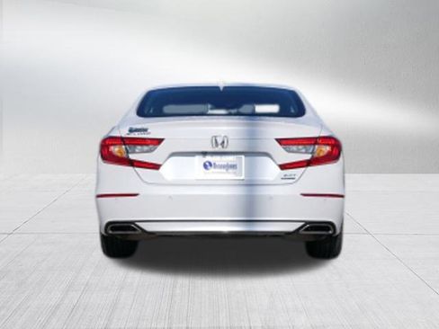 Used 2021 Honda Accord Touring image 4