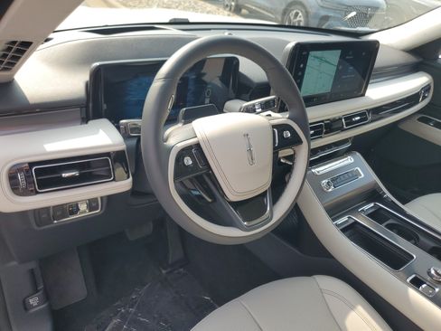 New 2026 Lincoln Aviator AWD image 12