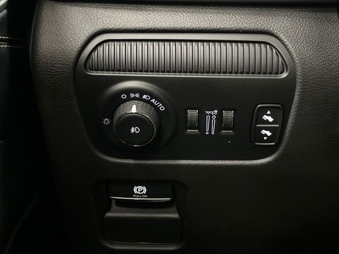Used 2024 Jeep Wagoneer Series III w/ Convenience Group I AWD/4WD image 26