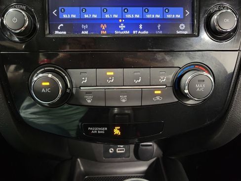 Used 2019 Nissan Rogue Sport S AWD/4WD image 19
