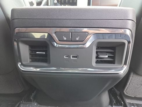 New 2026 GMC Sierra 3500 Denali Ultimate w/ LPO, Black Badging Package AWD/4WD image 19