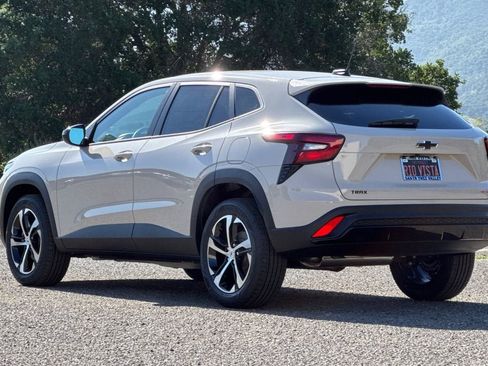 New 2026 Chevrolet Trax RS image 6