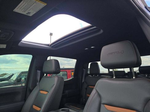Used 2019 GMC Sierra 1500 AT4 w/ AT4 Premium Package AWD/4WD image 5