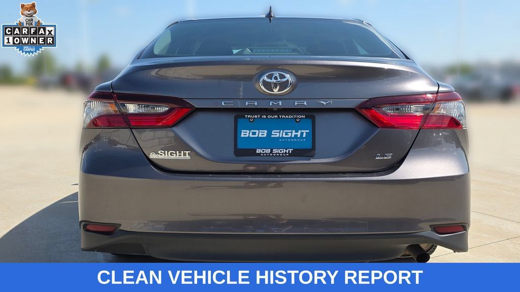 Used 2021 Toyota Camry LE w/ Convenience Package FWD image 4
