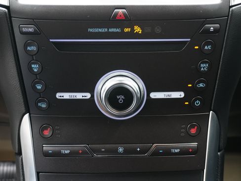 Used 2019 Ford Edge Titanium FWD image 22