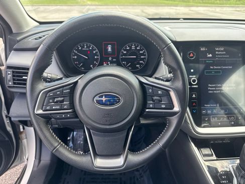 Used 2025 Subaru Outback Premium AWD/4WD image 19