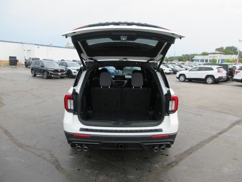 Used 2025 Ford Explorer ST AWD/4WD image 8