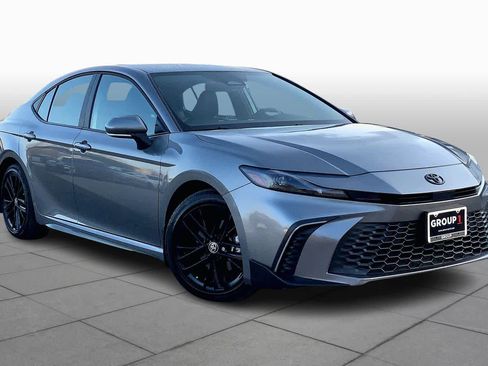 Used 2025 Toyota Camry SE w/ Multimedia Upgrade Package image 3