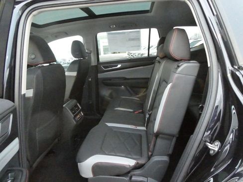 New 2026 Volkswagen Atlas Peak Edition AWD/4WD image 6
