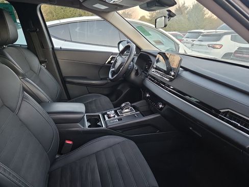 Used 2026 Chevrolet Traverse LT w/ Driver Confidence Package image 14