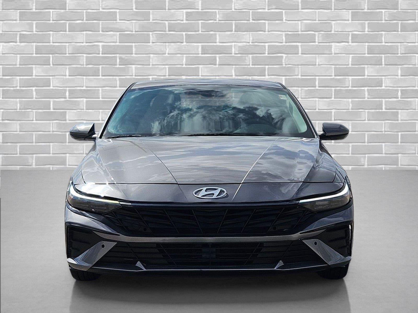 Used 2024 Hyundai Elantra SEL w/ Convenience Package FWD image 2