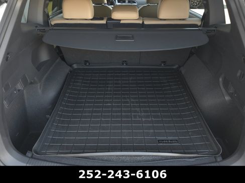 Used 2024 Volkswagen Tiguan SE R-Line AWD/4WD image 39