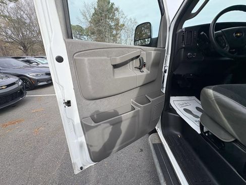Used 2019 Chevrolet Express 2500 w/ Driver Convenience Package image 18