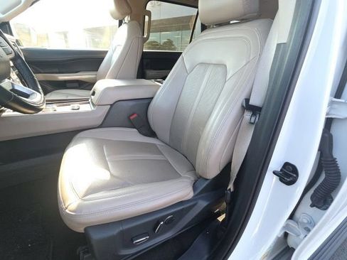 Used 2024 Ford Expedition Max Limited AWD/4WD image 10