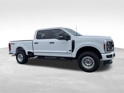 Used 2024 Ford F250 XL w/ STX Appearance Package AWD/4WD image 2