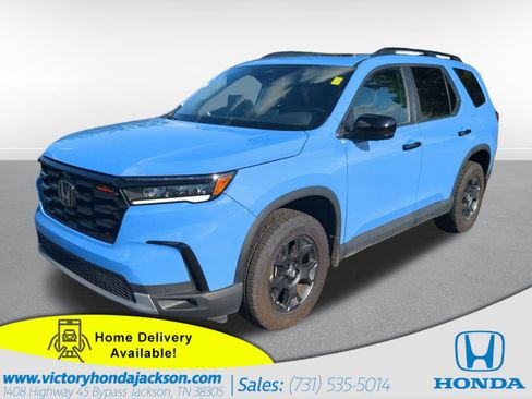 Certified 2025 Honda Pilot TrailSport image 1