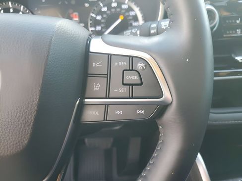 Used 2020 Toyota Highlander Platinum image 36