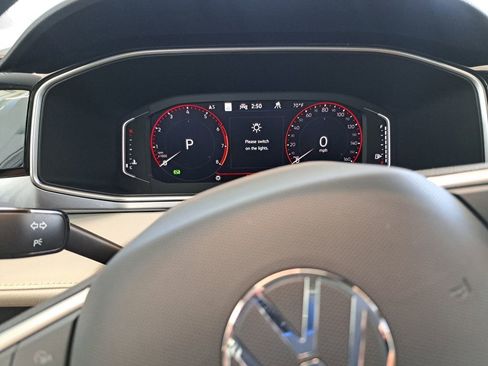 New 2026 Volkswagen Tiguan SEL R-Line AWD/4WD image 9