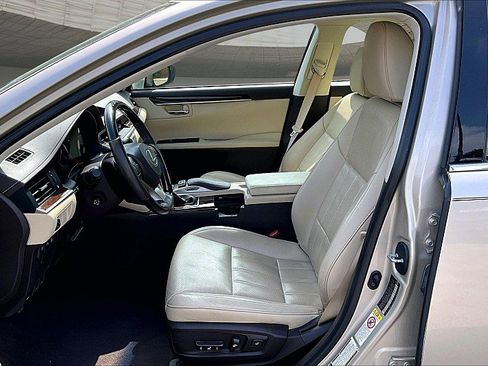 Used 2017 Lexus ES 350 w/ Luxury Package FWD image 22