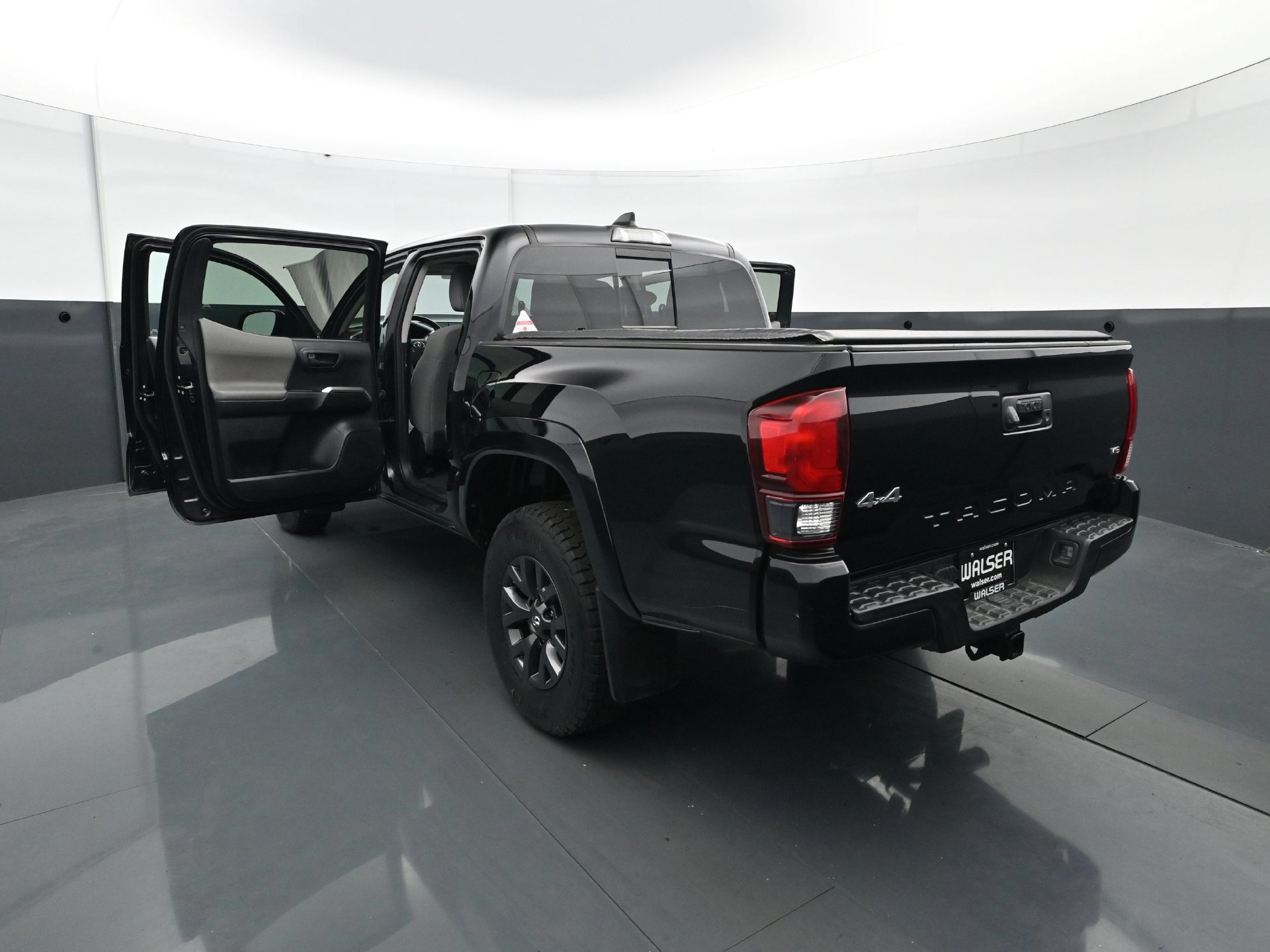 Used 2020 Toyota Tacoma SR5 w/ Technology Package AWD/4WD image 30