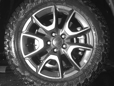 Used 2025 Jeep Compass Trailhawk AWD/4WD image 13