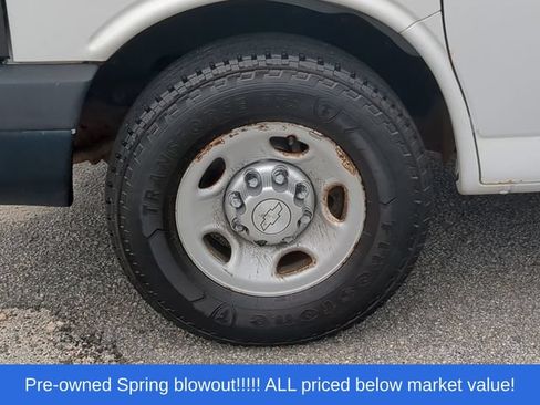 Used 2016 Chevrolet Express 2500 RWD image 18