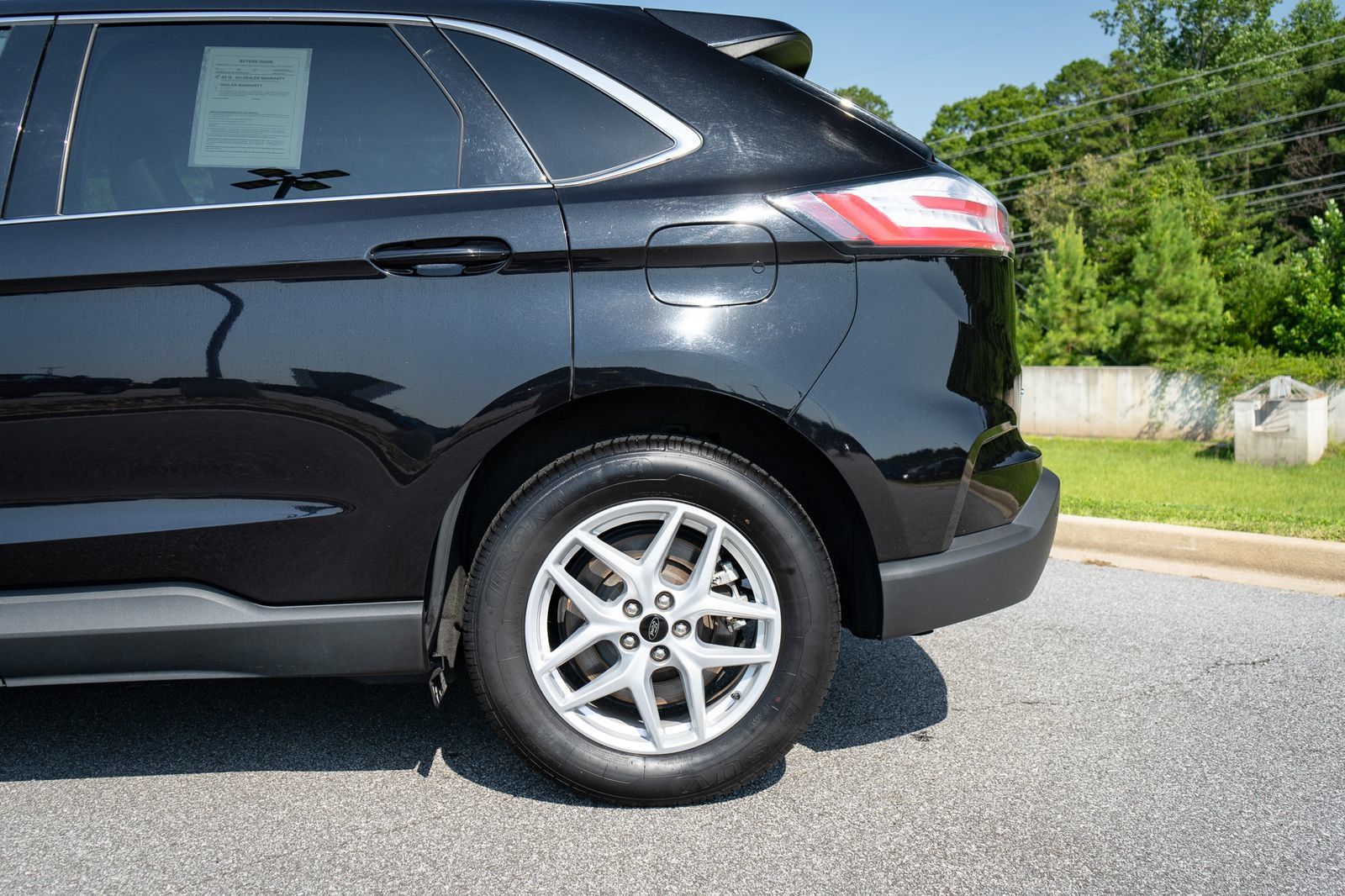 Used 2024 Ford Edge SEL AWD/4WD image 6