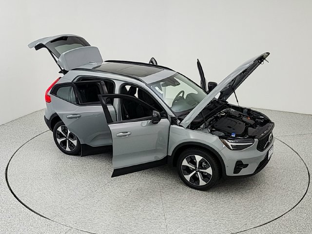 New 2026 Volvo XC40 B5 Plus w/ Protection Package Premier AWD/4WD image 38