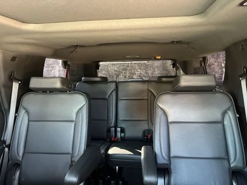Used 2022 GMC Yukon Denali w/ Denali Premium Package RWD image 39