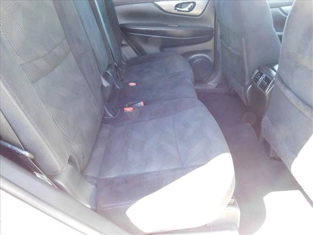 Used 2015 Nissan Rogue S FWD image 26