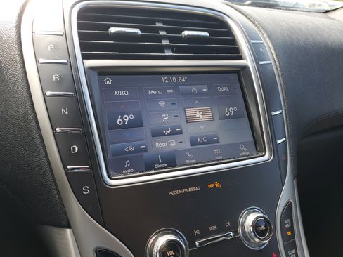 Used 2020 Lincoln Nautilus FWD image 15