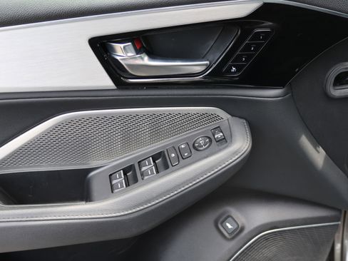 Used 2023 Acura MDX SH-AWD image 23