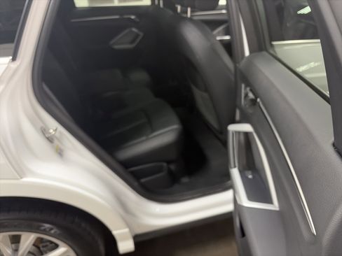 Used 2025 Audi Q3 2.0T Premium image 31