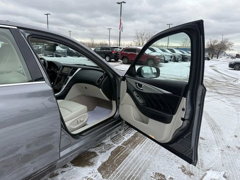Used 2020 INFINITI Q50 Luxe w/ Essential Package (3.0T Luxe) image 24