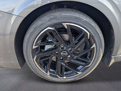 New 2026 Nissan Sentra SR w/ SR Premium Package FWD image 9