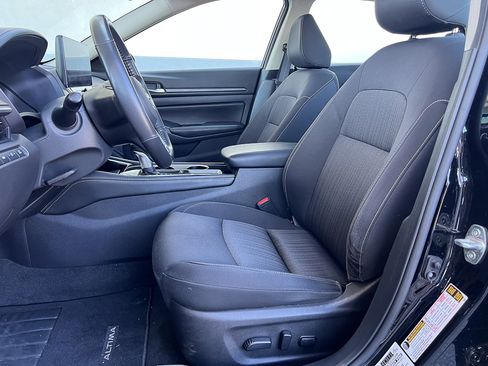 Used 2024 Nissan Altima 2.5 SV w/ SV Premium Package image 12