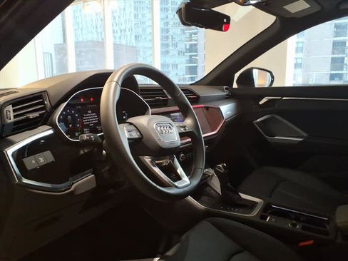 Certified 2025 Audi Q3 2.0T Premium w/ Convenience Package image 19