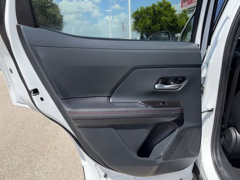 Used 2025 Nissan Kicks SR w/ SR Premium Package AWD/4WD image 25