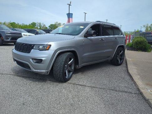 Certified 2017 Jeep Grand Cherokee Limited AWD/4WD image 5