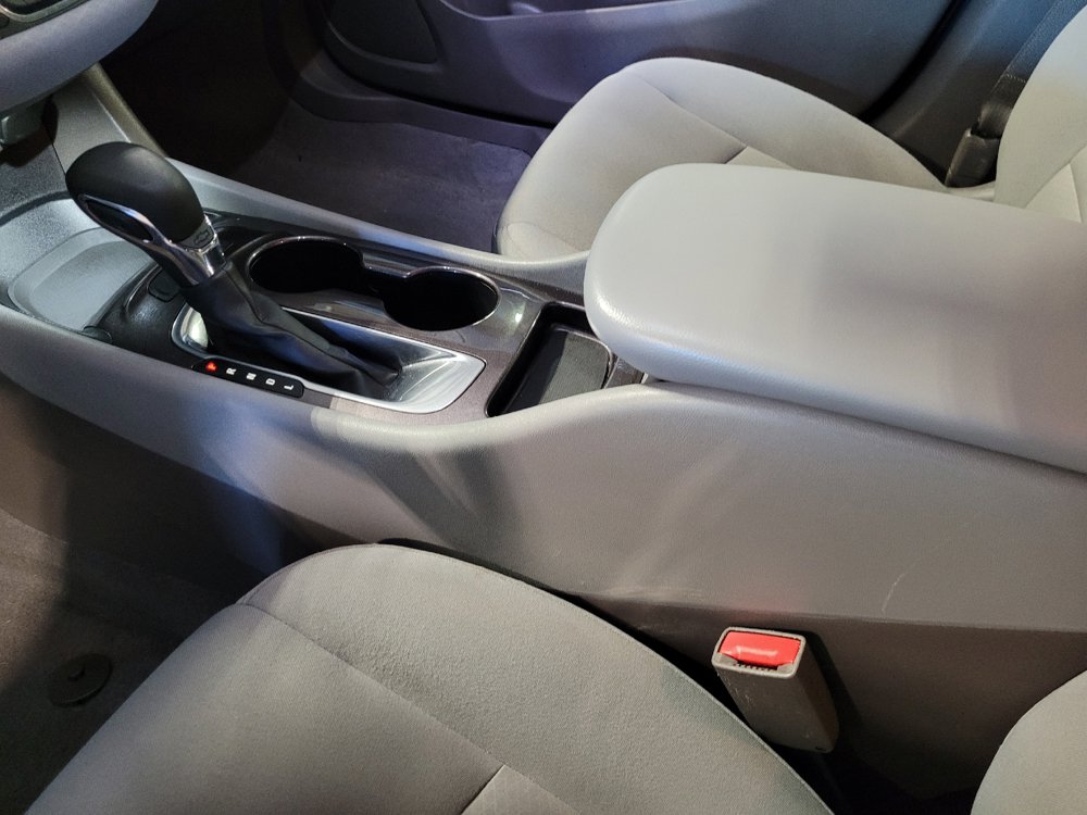 Used 2021 Chevrolet Malibu LS FWD image 26
