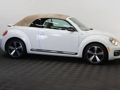 Used 2015 Volkswagen Beetle R-Line FWD image 24